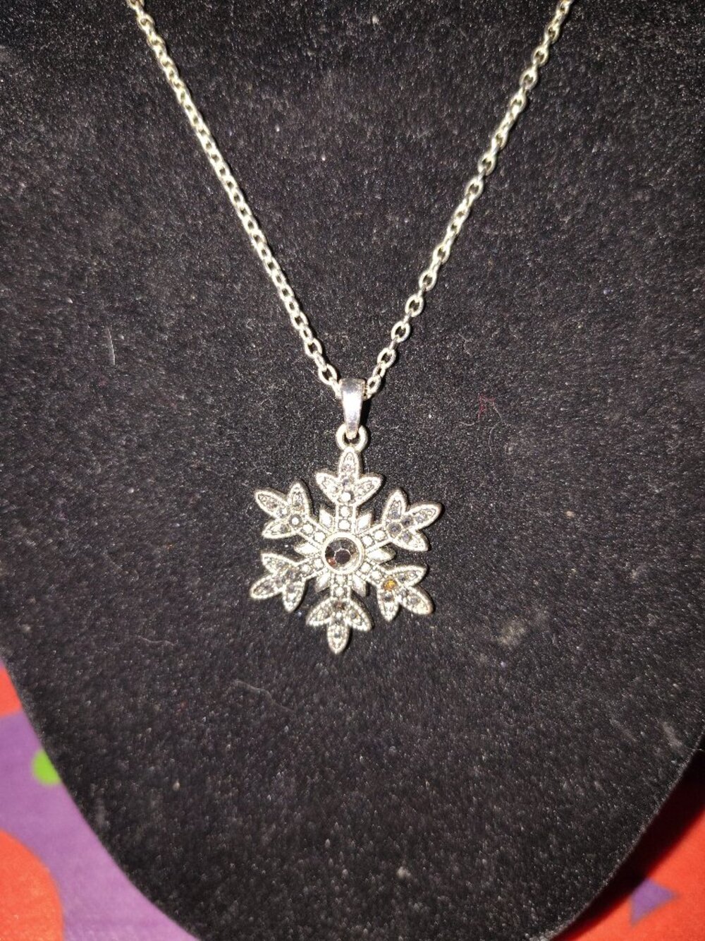 Ladies necklace